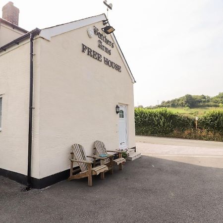 Butchers Arms Cottage Nercwys Extérieur photo